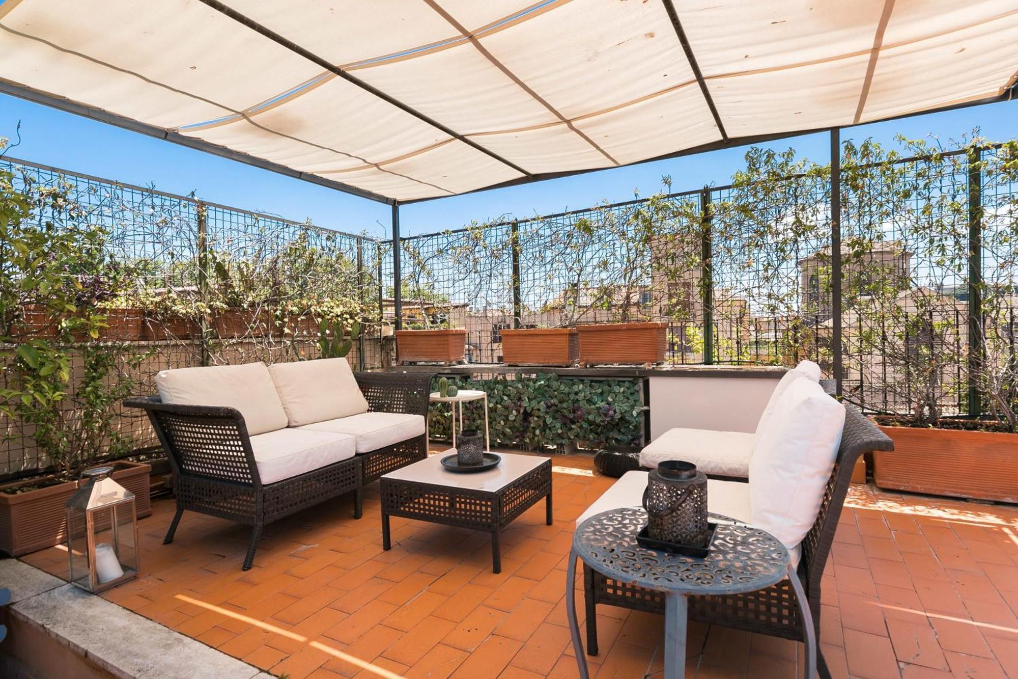 Trastevere Charming Penthouse * Rom