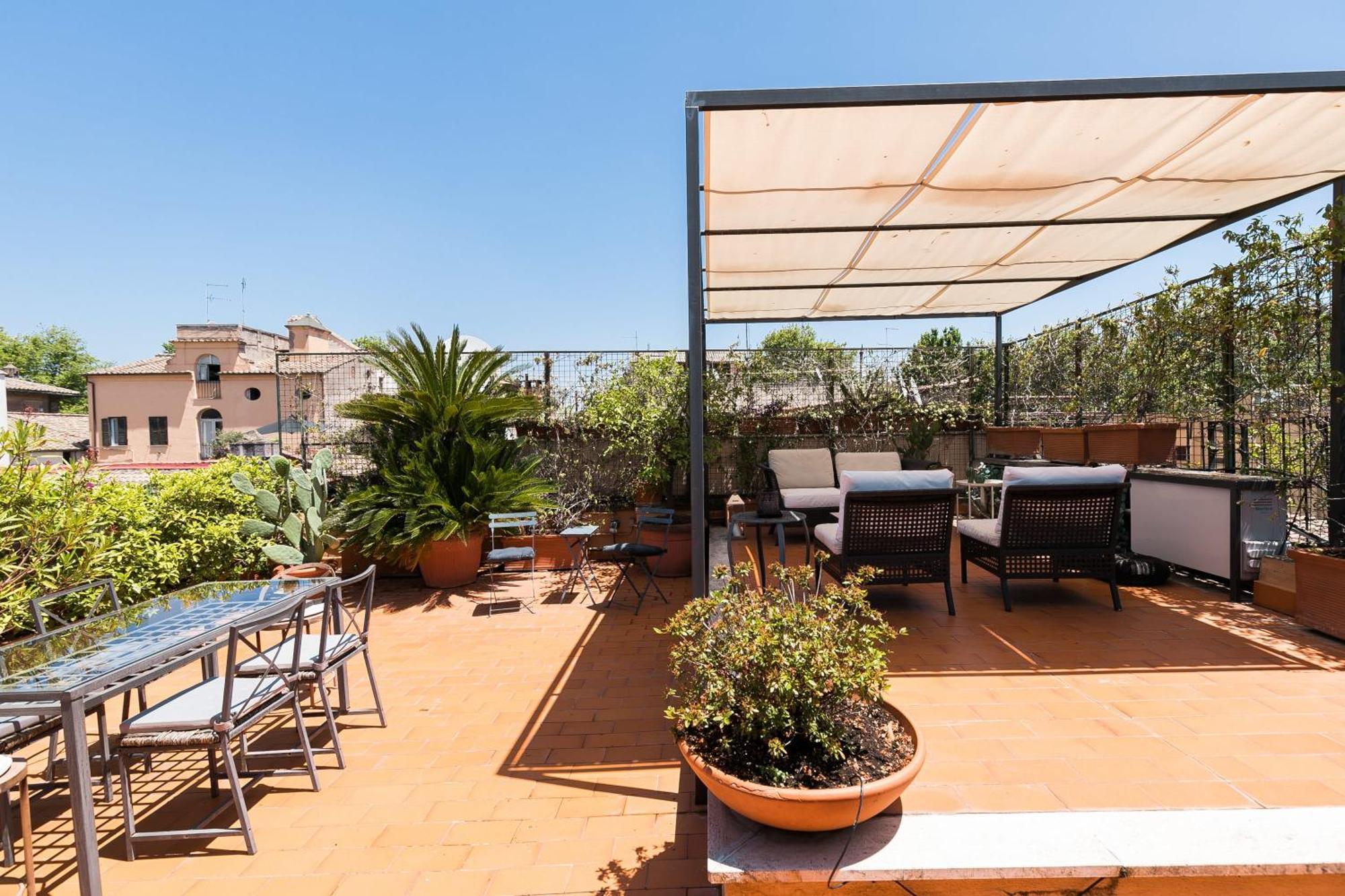 Trastevere Charming Penthouse Apartment Rom