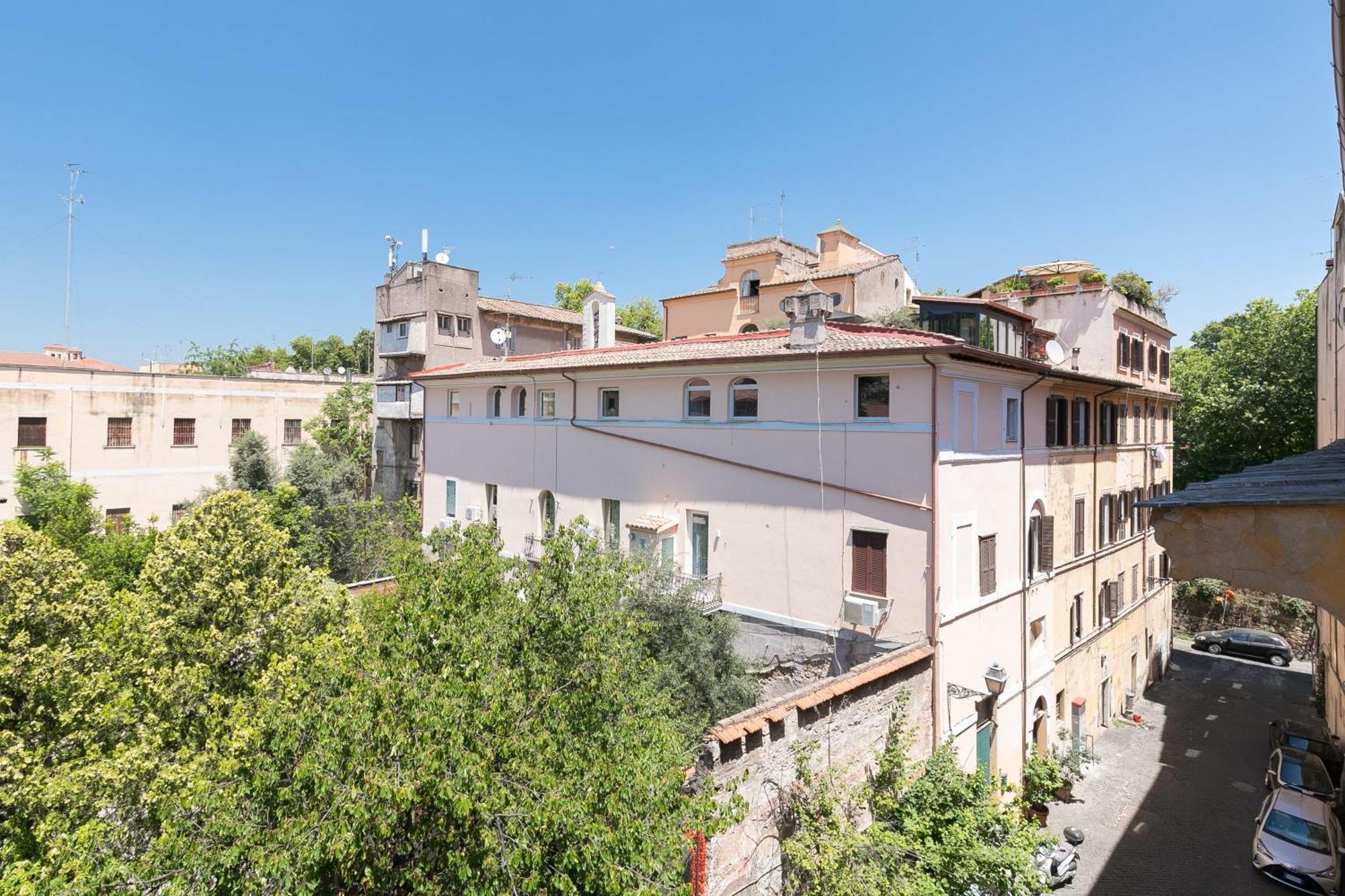 Trastevere Charming Penthouse Rom